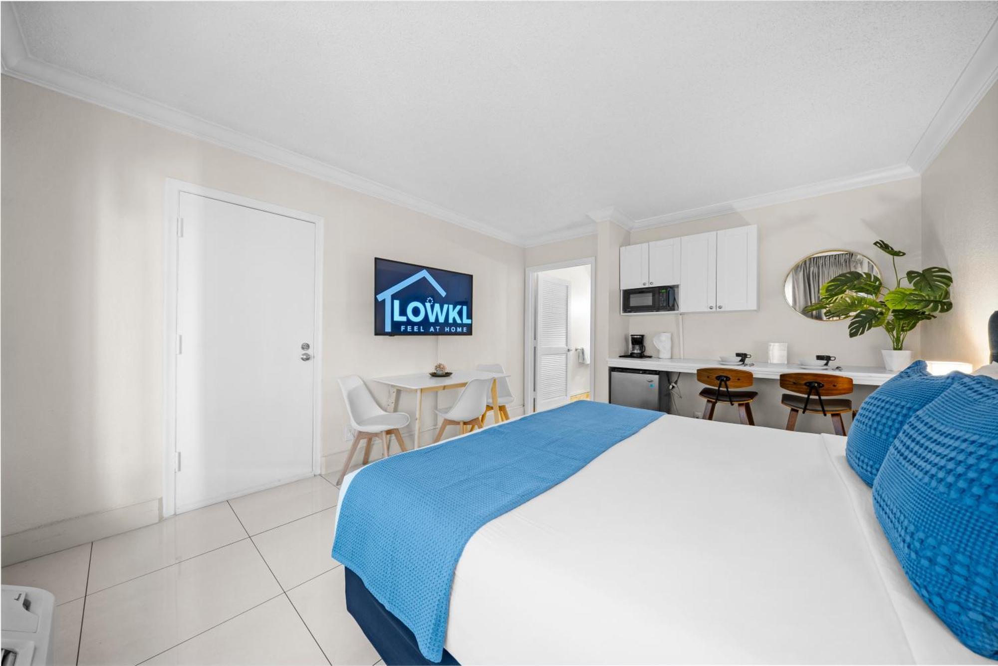 Boca Plaza Hotel Boca Raton Room photo