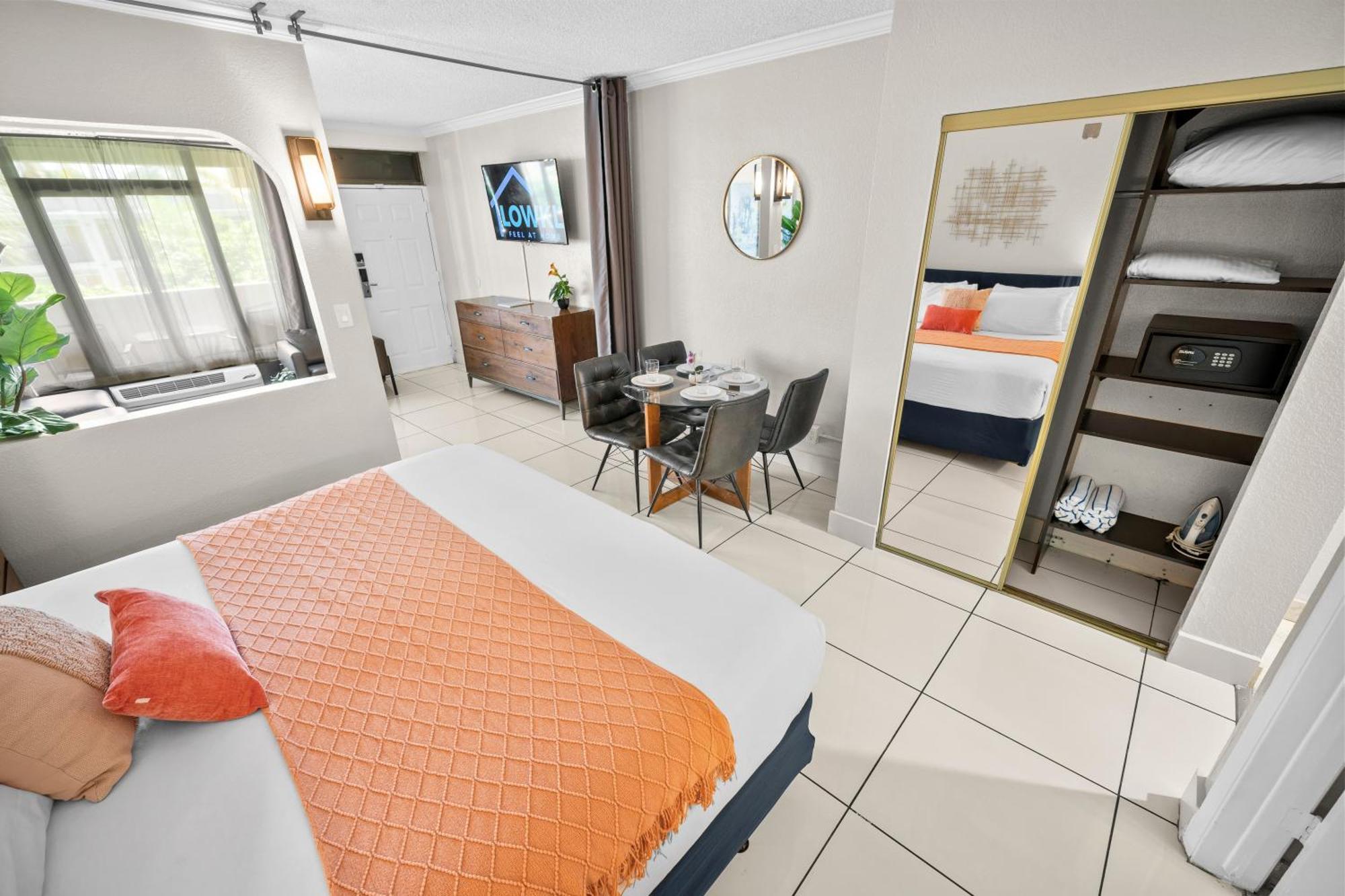 Boca Plaza Hotel Boca Raton Room photo