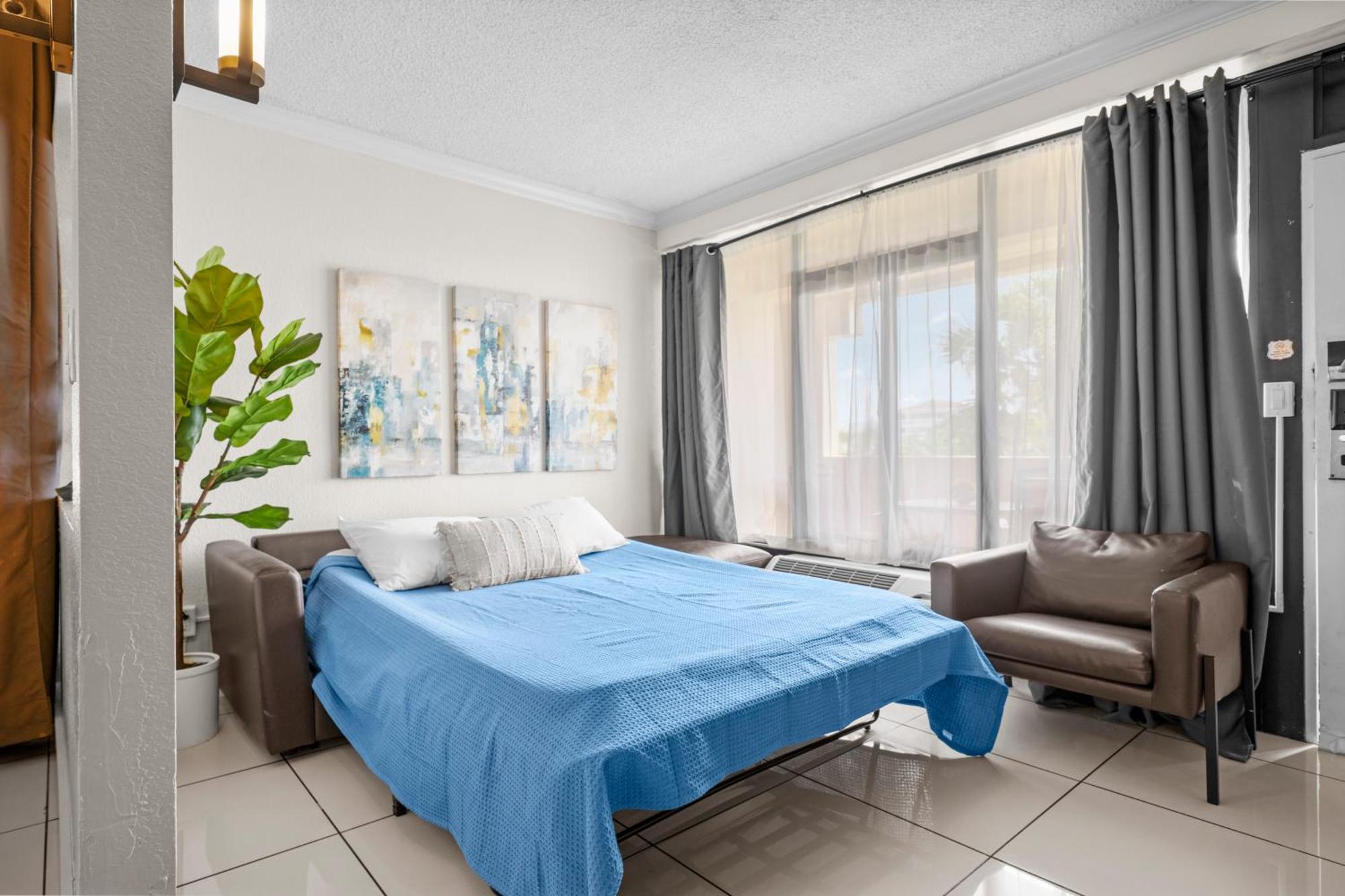 Boca Plaza Hotel Boca Raton Room photo