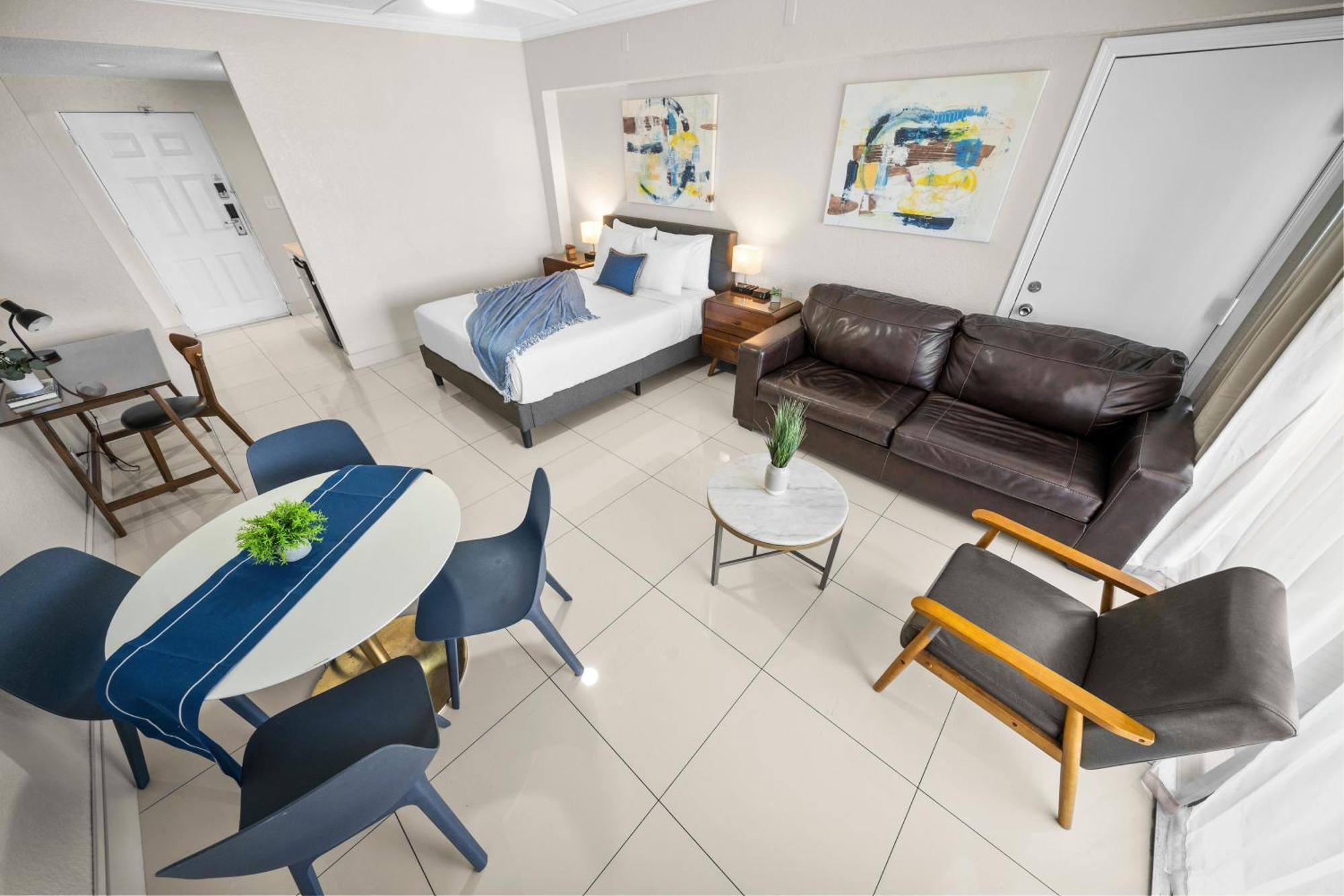 Boca Plaza Hotel Boca Raton Room photo